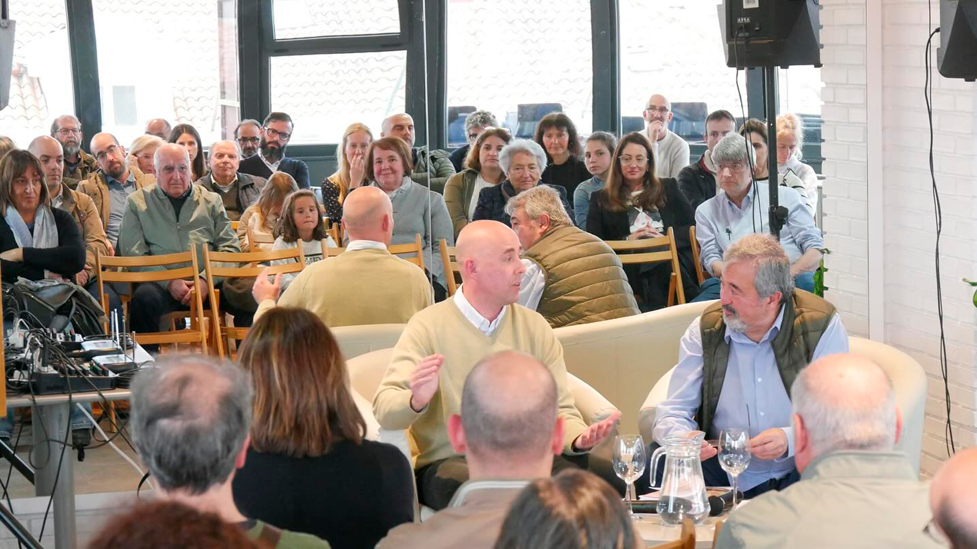 📗  📸Presentación en Torrelavega del libro «Cinco ideas para entender la crisis climática» 📸📗 